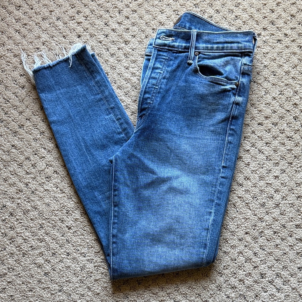 MOTHER Stunner Ankle Fray Jean Size 27